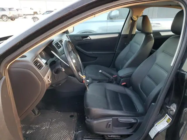 2013 VOLKSWAGEN JETTA SE  