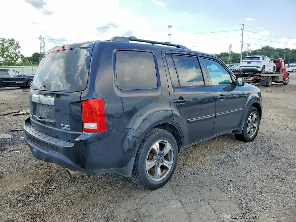 2015 HONDA PILOT SE  