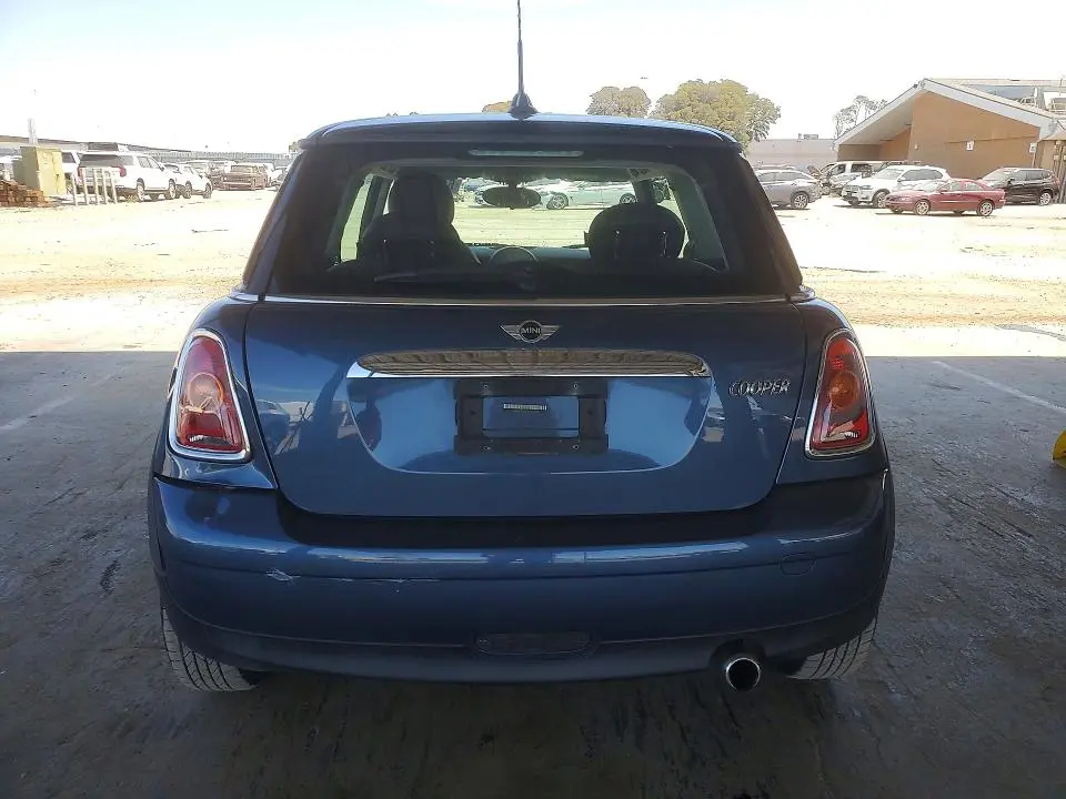 2010 MINI COOPER   