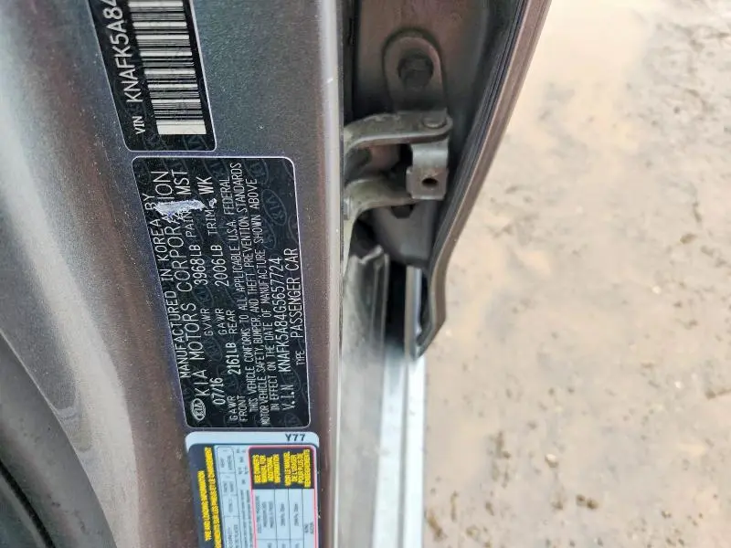 2016 KIA FORTE LX  
