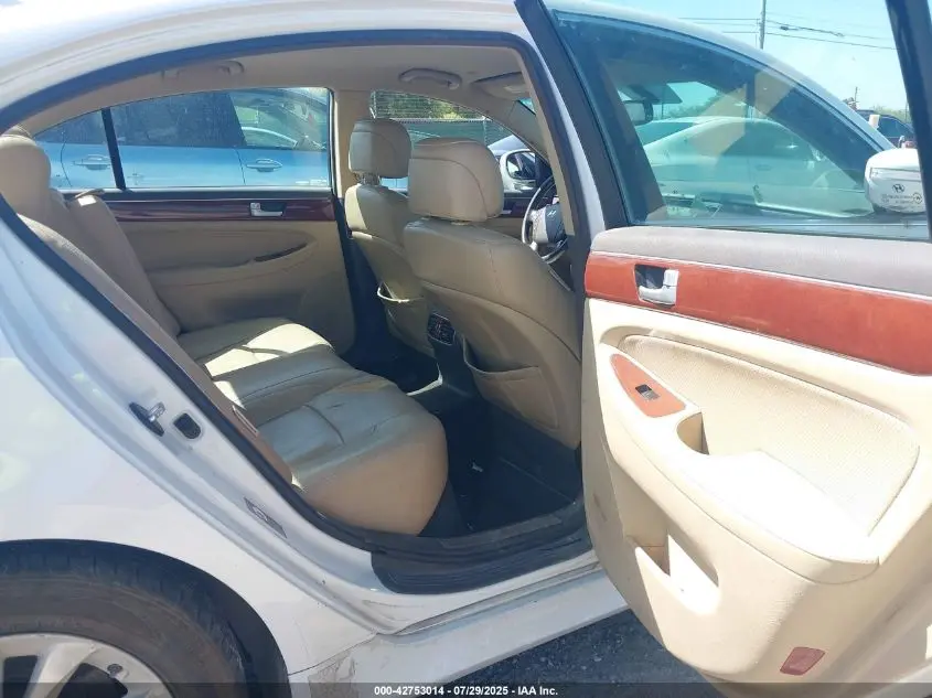 2013 HYUNDAI GENESIS 3.8