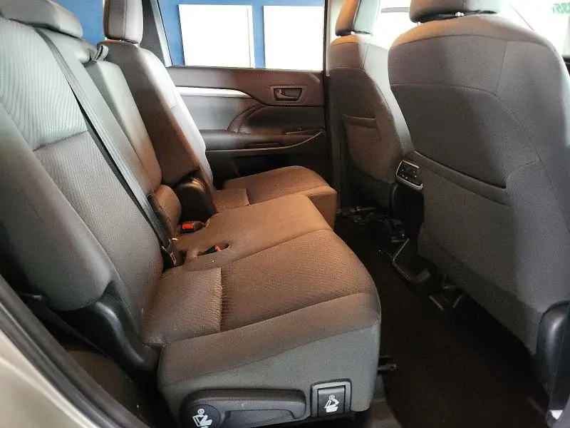 2015 TOYOTA HIGHLANDER LE  