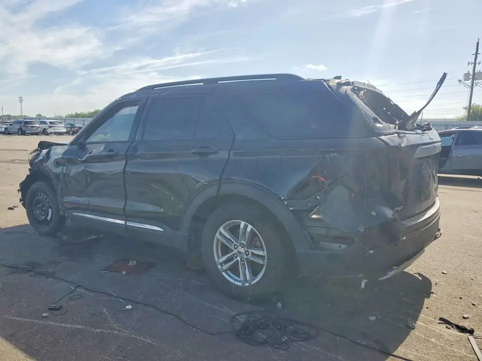 2022 FORD EXPLORER XLT  