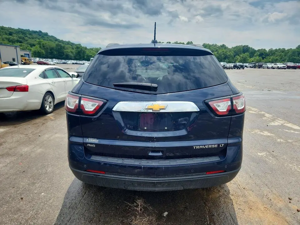 2016 CHEVROLET TRAVERSE LT  