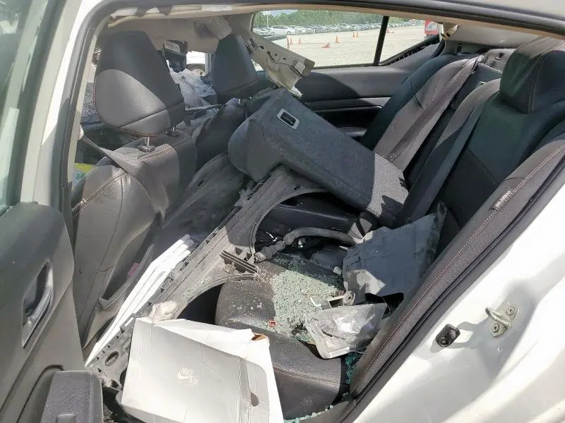 2021 NISSAN ALTIMA SR  