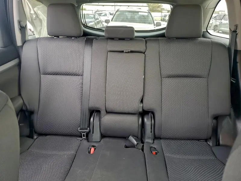 2017 TOYOTA HIGHLANDER LE  