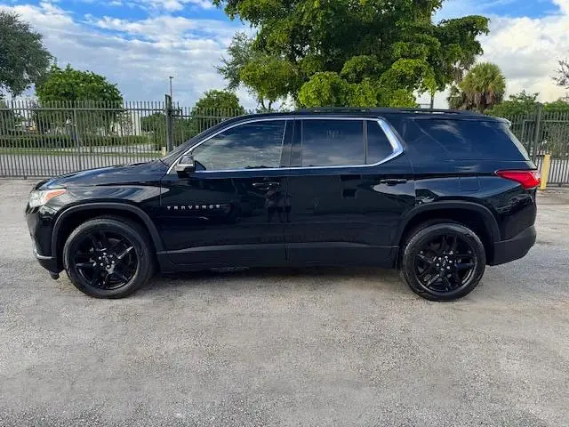 2021 CHEVROLET TRAVERSE LT  