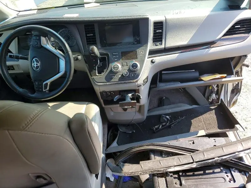 2016 TOYOTA SIENNA XLE 8-PASSENGER  