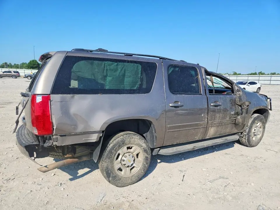 2013 CHEVROLET SUBURBAN K2500 LS  