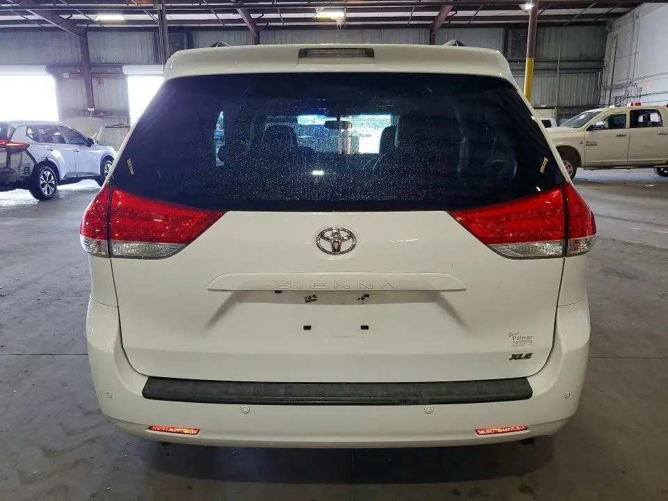 2012 TOYOTA SIENNA XLE 8-PASSENGER  