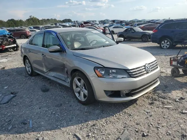 2014 VOLKSWAGEN PASSAT SE