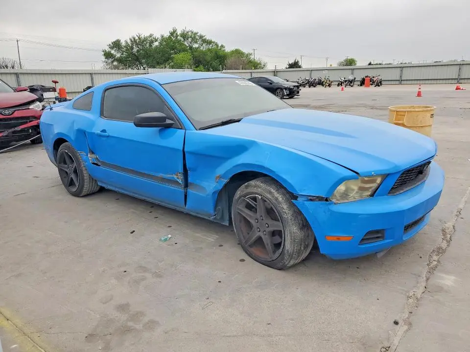 2011 FORD MUSTANG   