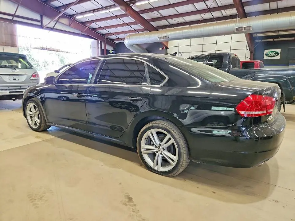 2014 VOLKSWAGEN PASSAT SE  