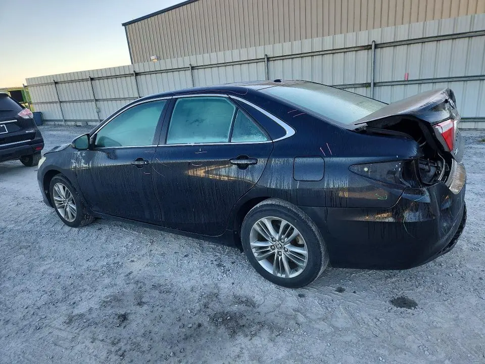 2015 TOYOTA CAMRY SE  