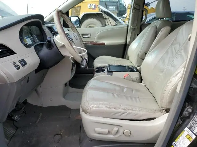 2011 TOYOTA SIENNA XLE  