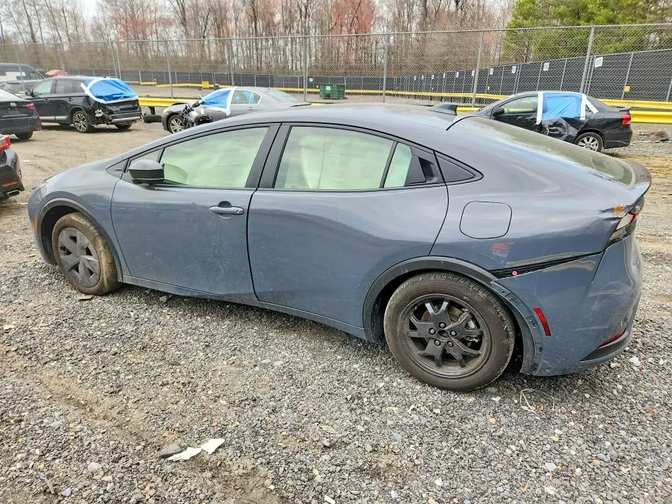 2025 TOYOTA PRIUS LE  