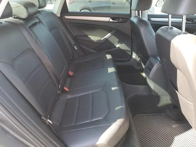 2015 VOLKSWAGEN PASSAT S  