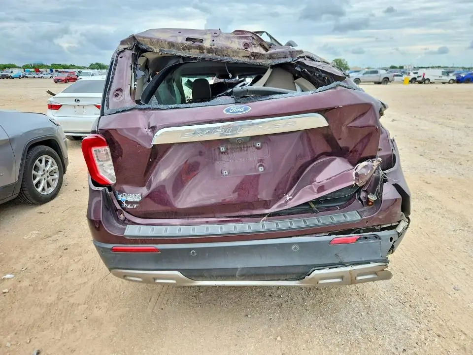 2022 FORD EXPLORER XLT  