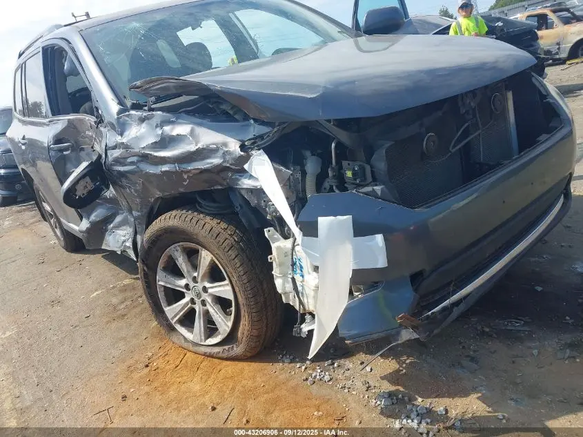 2013 TOYOTA HIGHLANDER BASE PLUS V6