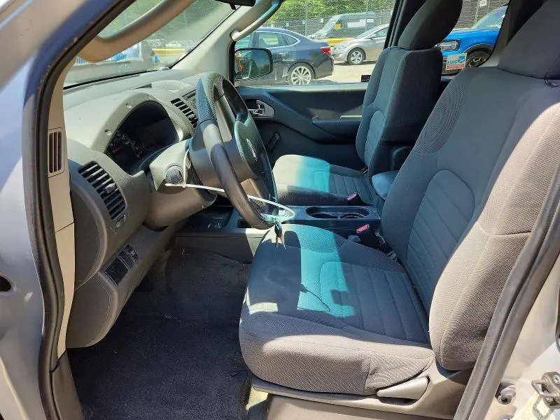 2010 NISSAN FRONTIER XE  