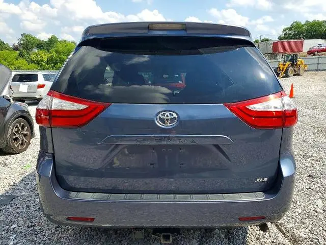 2015 TOYOTA SIENNA XLE 8-PASSENGER  