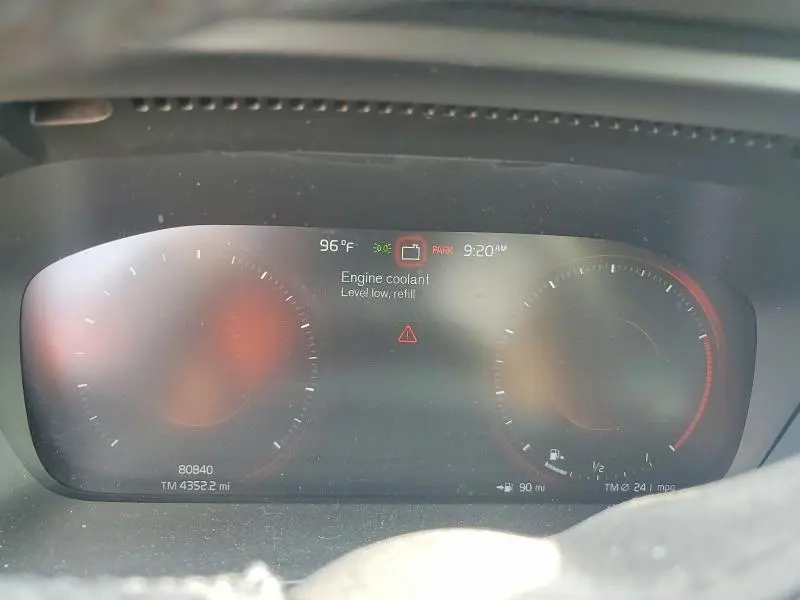 2022 VOLVO XC40 T5 MOMENTUM  