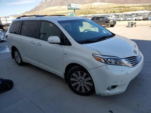 2016 TOYOTA SIENNA XLE  