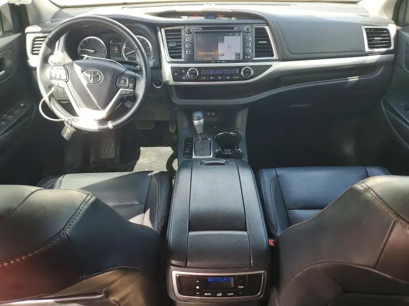 2017 TOYOTA HIGHLANDER   