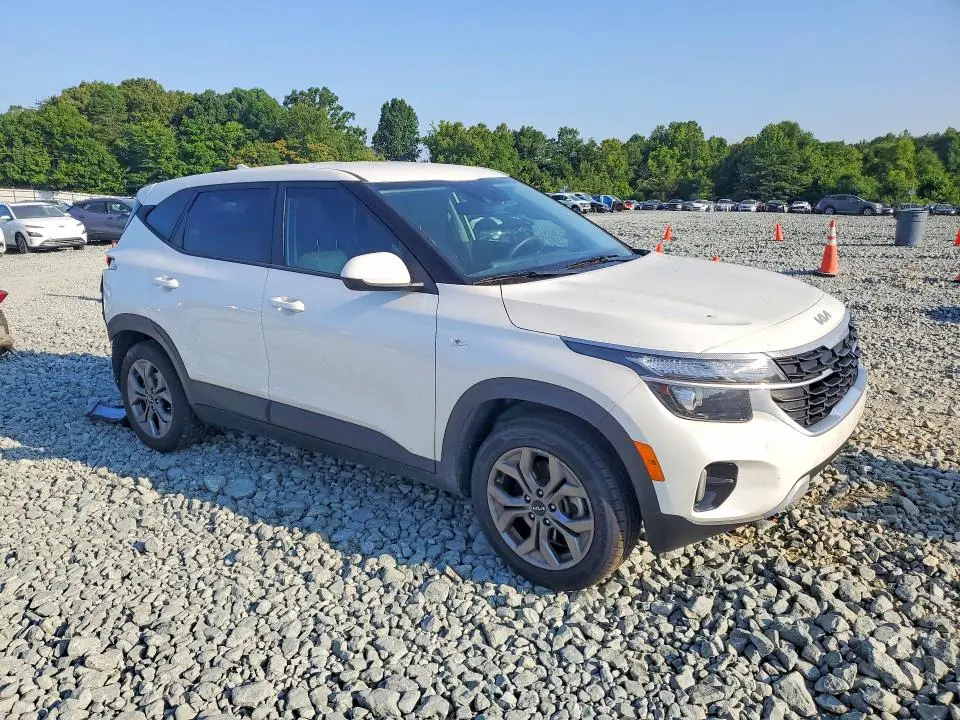 2024 KIA SELTOS LX  