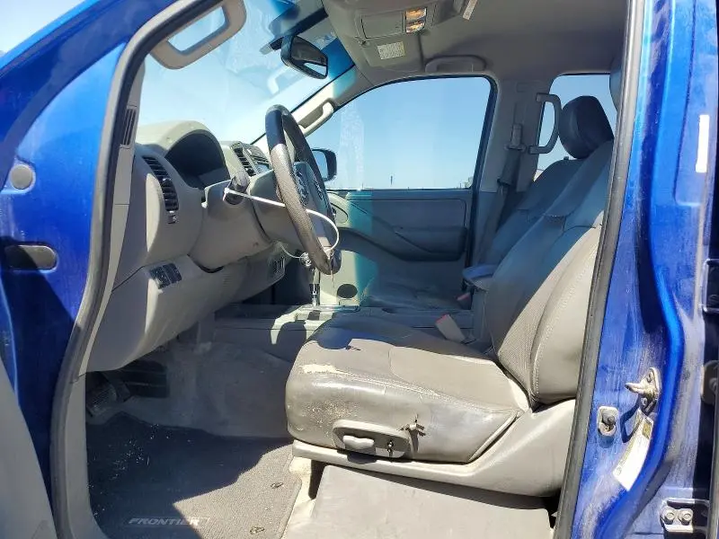 2014 NISSAN FRONTIER SL  