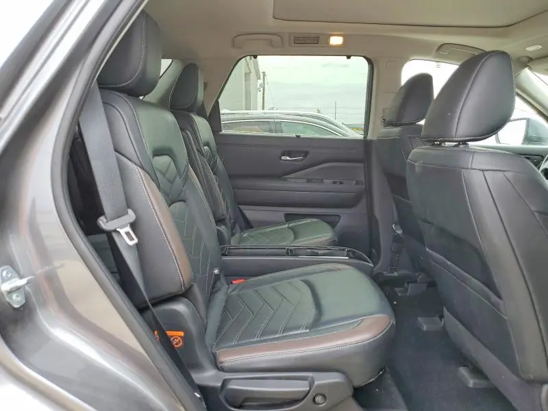 2022 NISSAN PATHFINDER PLATINUM  