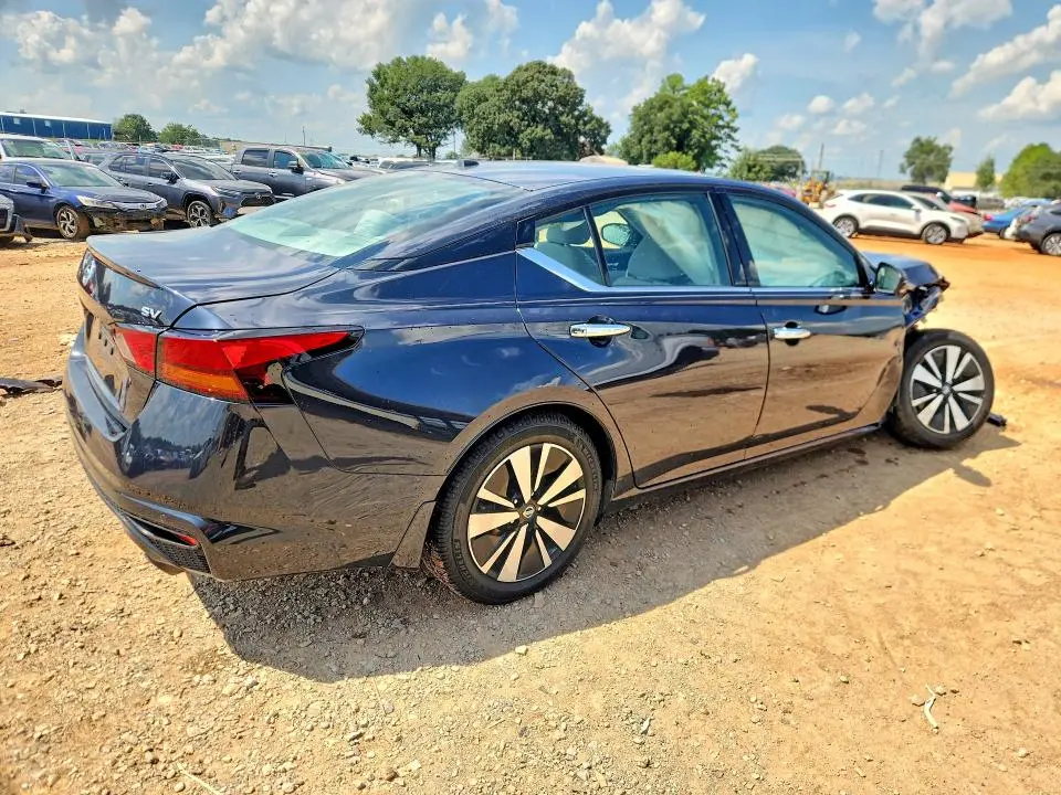 2019 NISSAN ALTIMA SV  