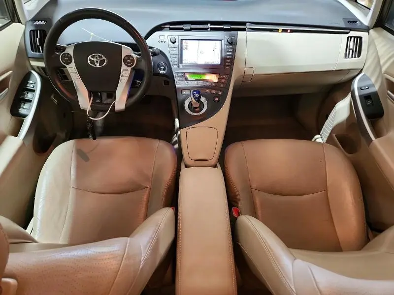 2010 TOYOTA PRIUS V  