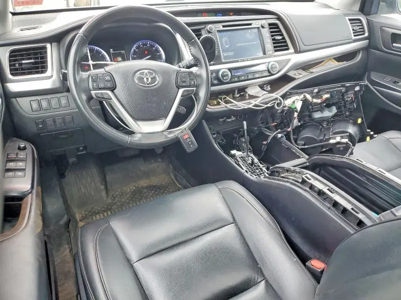2019 TOYOTA HIGHLANDER XLE  