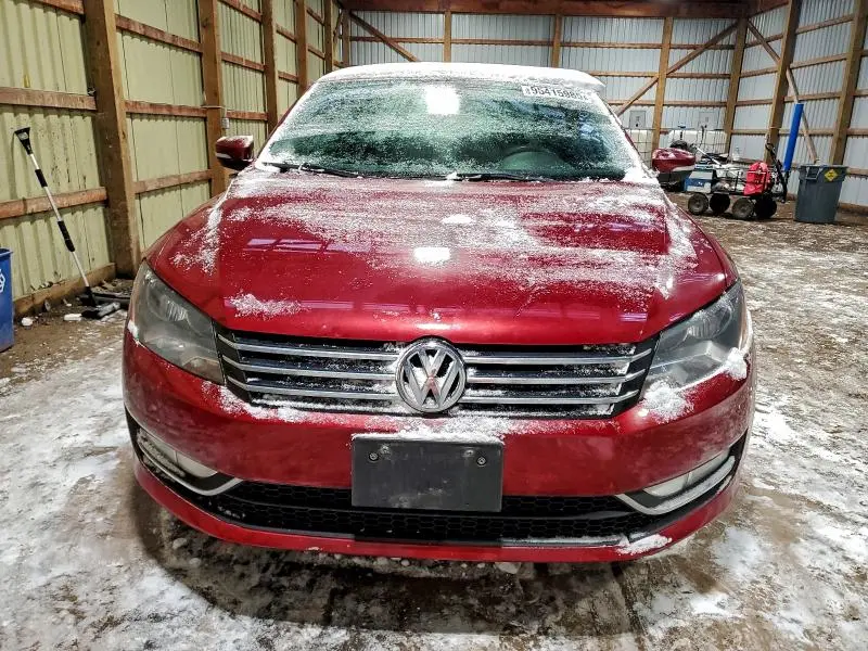 2015 VOLKSWAGEN PASSAT SE  
