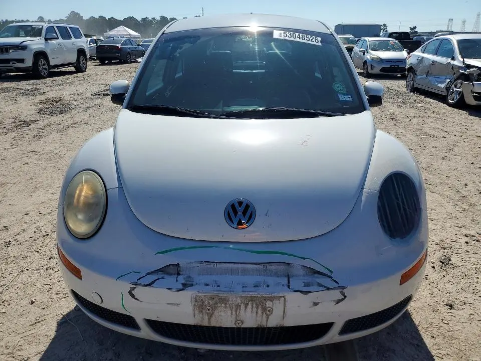 2010 VOLKSWAGEN NEW BEETLE   