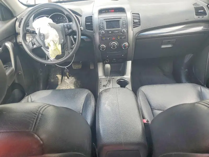 2013 KIA SORENTO LX  