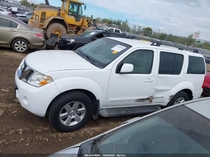 2012 NISSAN PATHFINDER SV