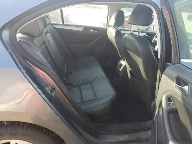 2013 VOLKSWAGEN JETTA SE  
