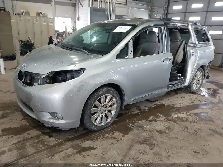 2015 TOYOTA SIENNA LIMITED PREMIUM 7 PASSENGER