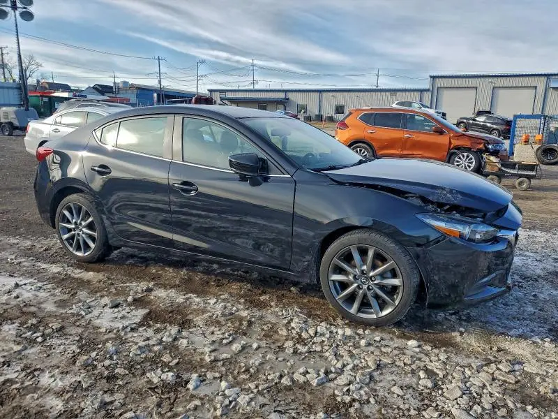 2018 MAZDA 3 TOURING  