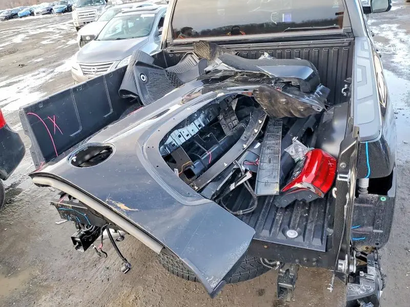 2025 TOYOTA TUNDRA SR5  