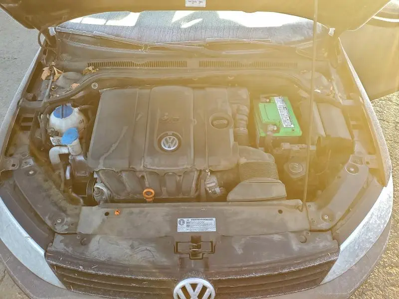 2012 VOLKSWAGEN JETTA SE  