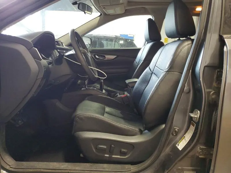 2016 NISSAN ROGUE SL  