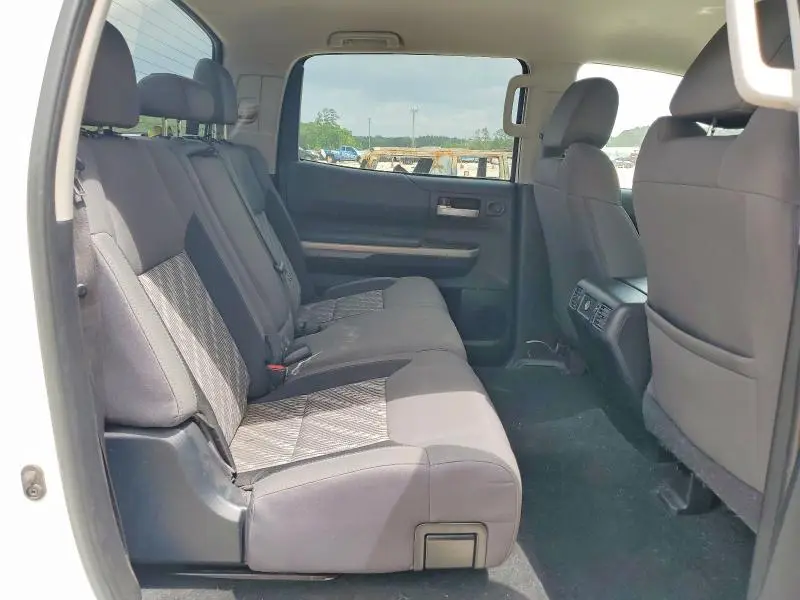 2018 TOYOTA TUNDRA SR5  