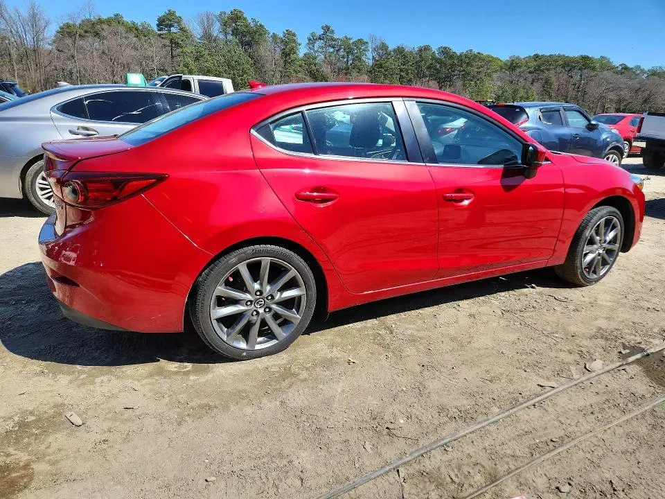 2018 MAZDA 3 TOURING  