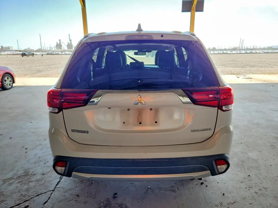 2017 MITSUBISHI OUTLANDER SE  