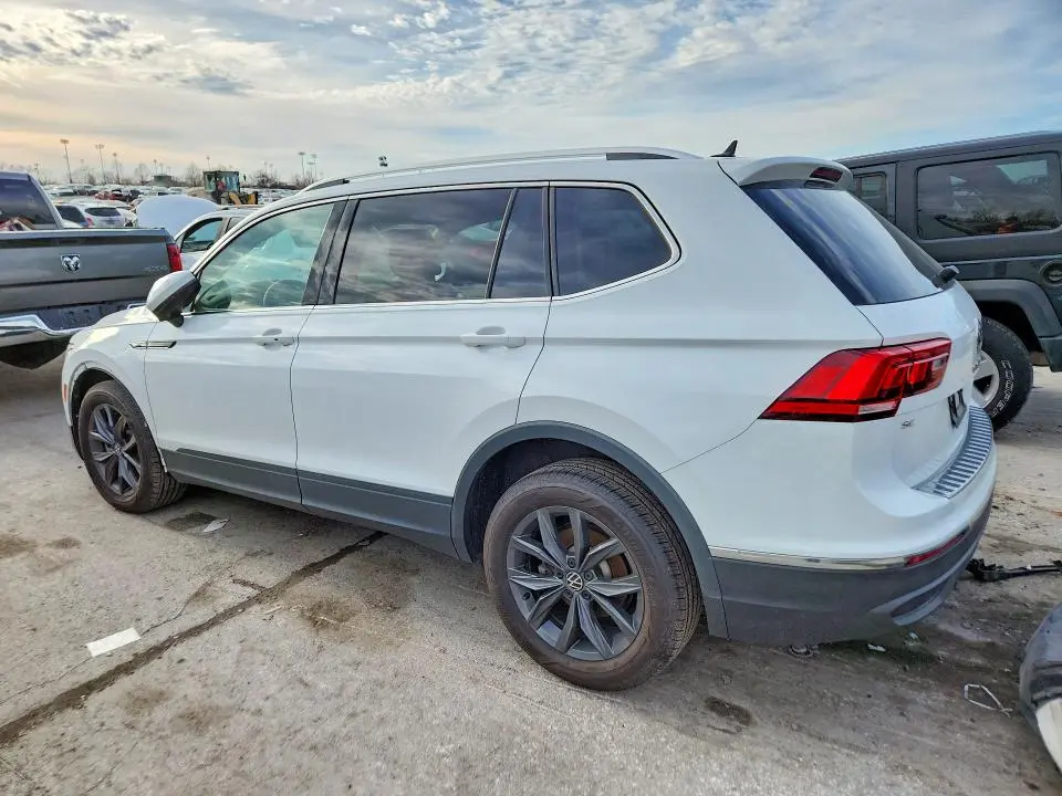 2022 VOLKSWAGEN TIGUAN SE  