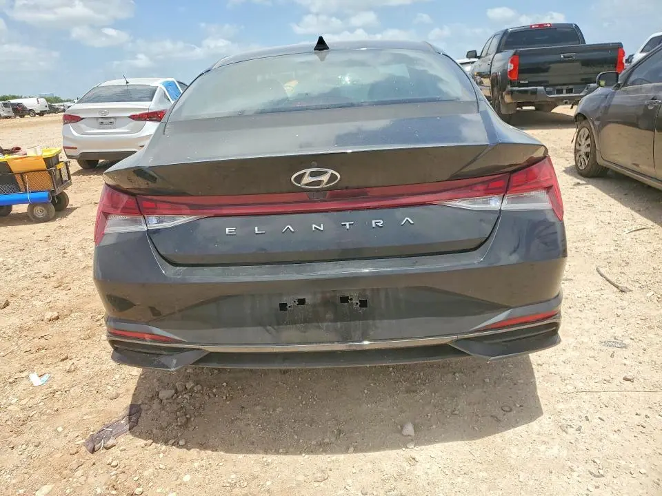2022 HYUNDAI ELANTRA SEL  