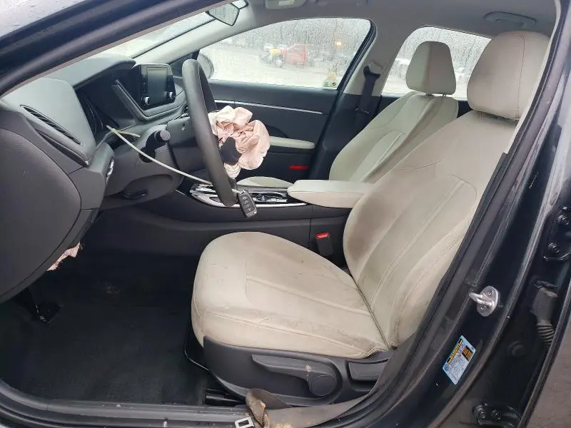 2023 HYUNDAI SONATA SE  